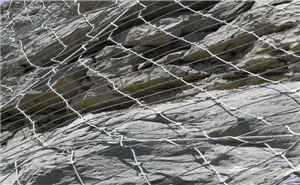 安装边坡防护网怎样进行清除危岩